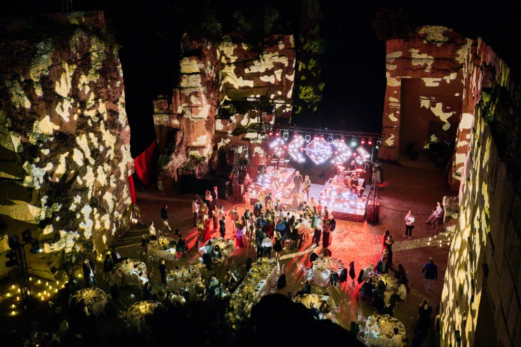 repas et concert dans les carrières des alpilles