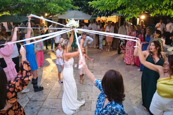 jeu du ruban dans un mariage en provence